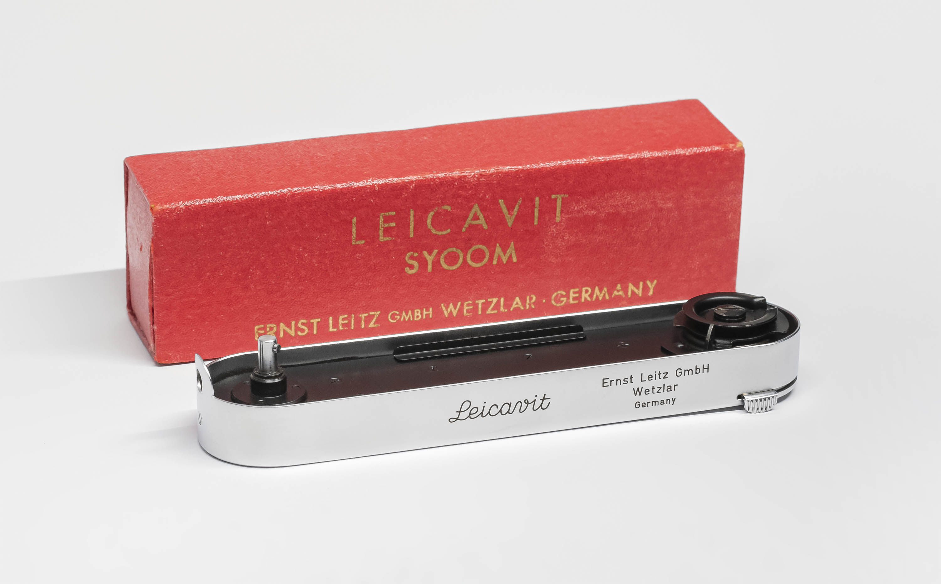 Leicavit SYOOM with red makers box