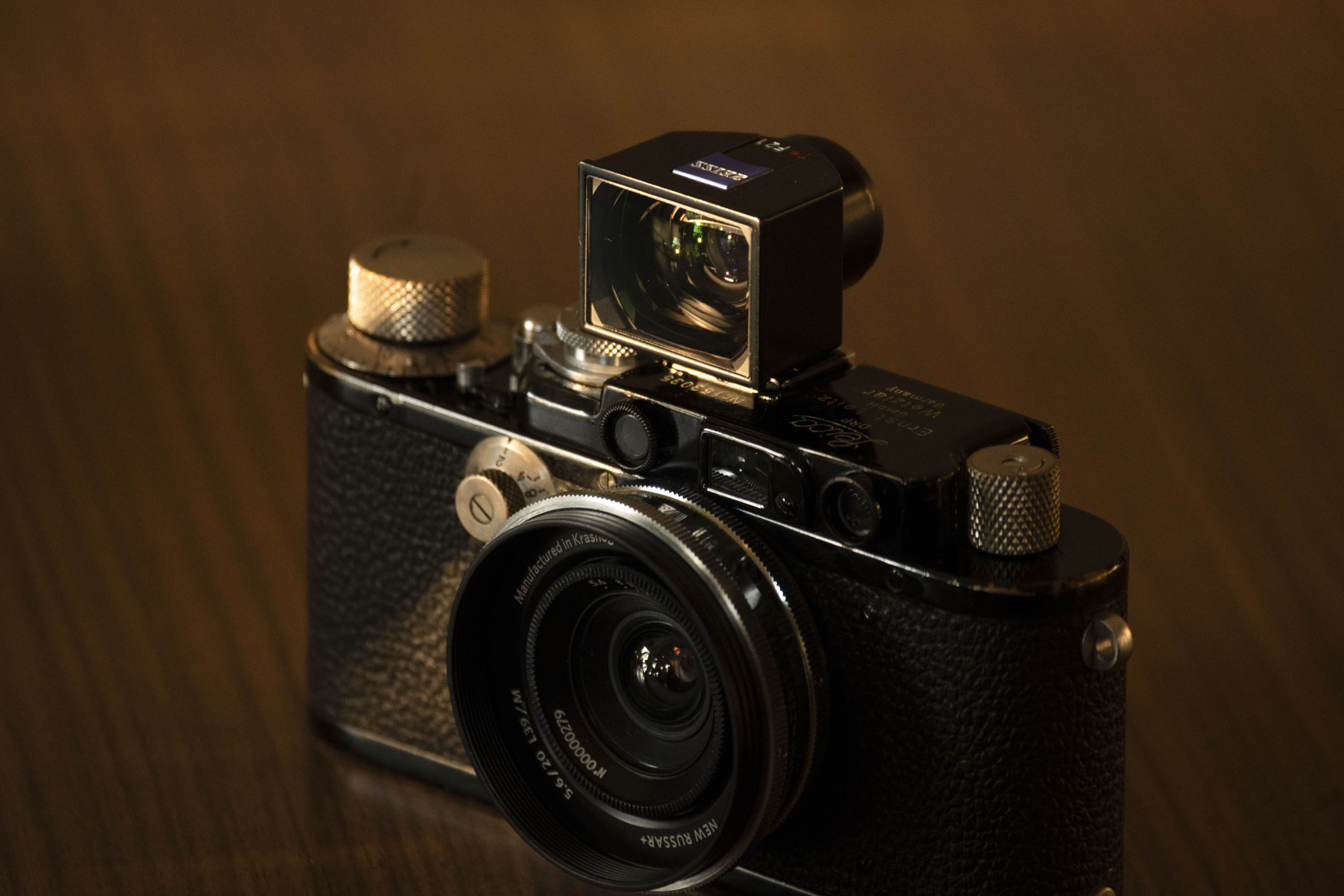 Leica Russar+ und Zeiss 21mm Spiegelsucher